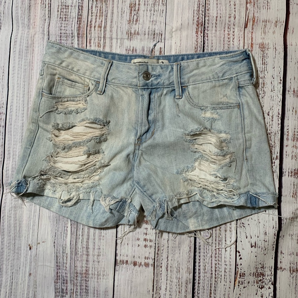 Abercrombie & Fitch low rise short size 2.